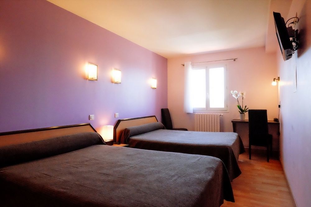 Hotel Restaurant Du Lauragais Logis De France Вильфранш-де-Лораге Экстерьер фото
